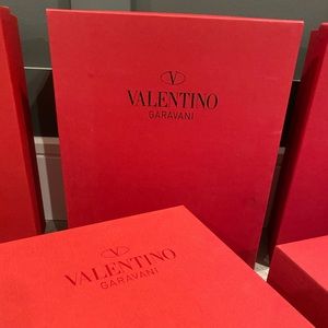 ONE Authentic Red Valentino shoe box